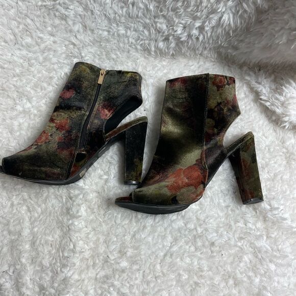 Bamboo Fall floral multi color Velvet ankle sandals peep toe side zipper size 11 - Picture 10 of 12
